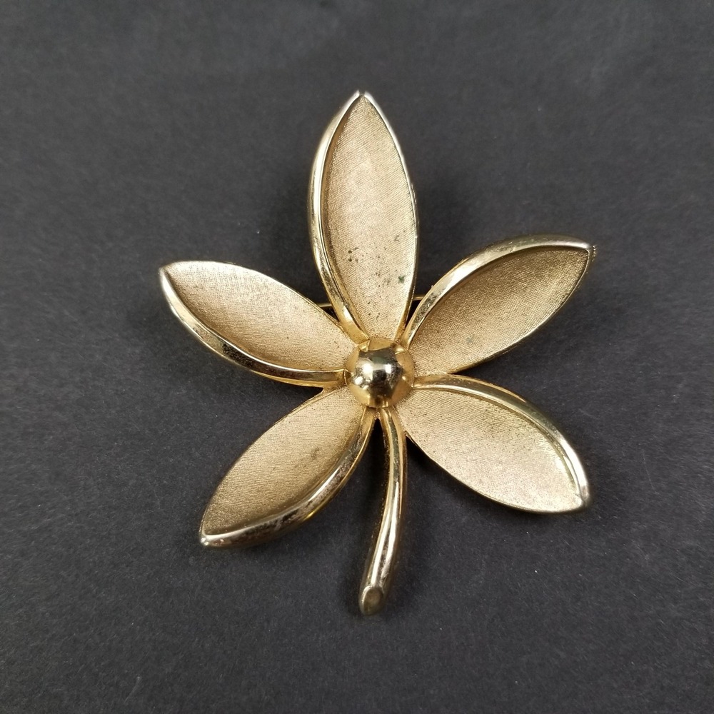 Vintage Trifari Gold Tone Textured Five Petal Flower Brooch Pin Botanical MCM